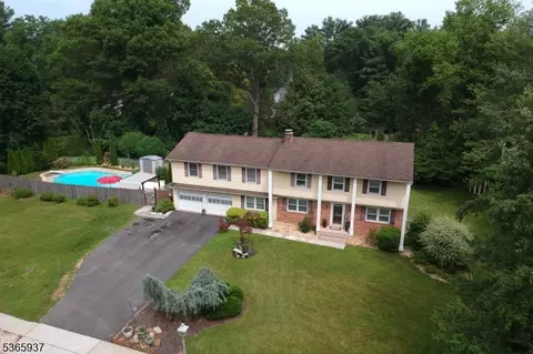 1 Nyma Way, Succasunna, NJ 07876
