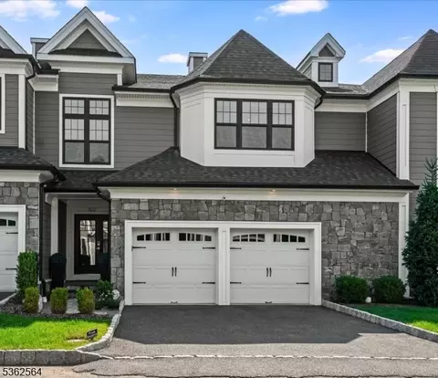 302 Tiffany Way #302, Watchung, NJ 07069