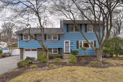 174 Grove Ave, Metuchen, NJ 08840