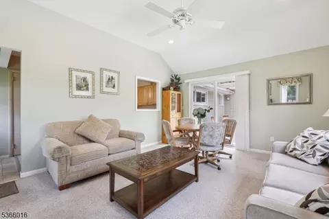 515 Salem St, Paramus, NJ 07652 photo 5