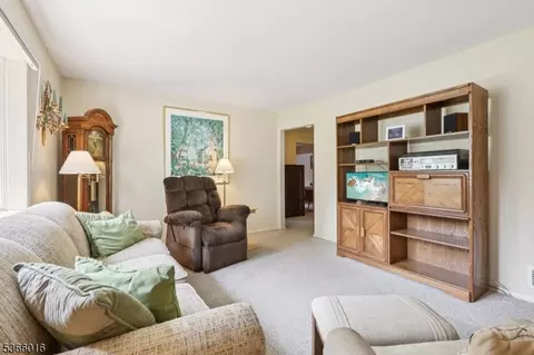 515 Salem St, Paramus, NJ 07652 photo 3