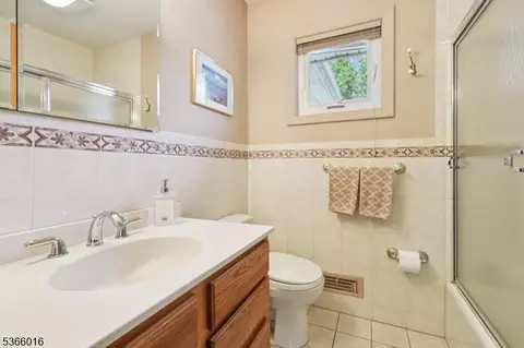 515 Salem St, Paramus, NJ 07652 photo 12