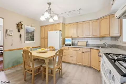 515 Salem St, Paramus, NJ 07652 photo 10