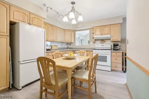 515 Salem St, Paramus, NJ 07652 photo 9
