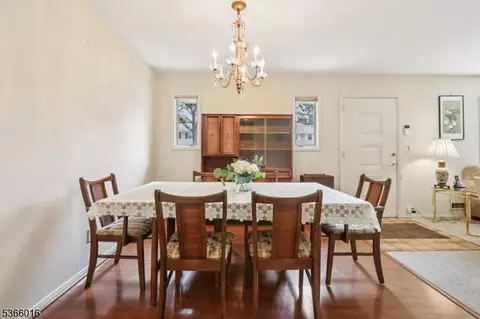 515 Salem St, Paramus, NJ 07652 photo 8