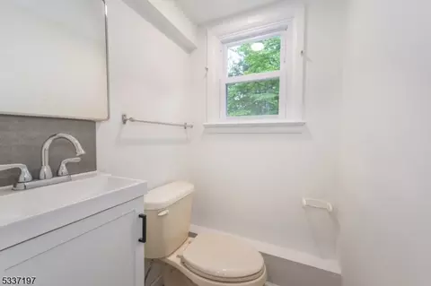 44 Grover Dr, Wayne, NJ 07470 photo 7