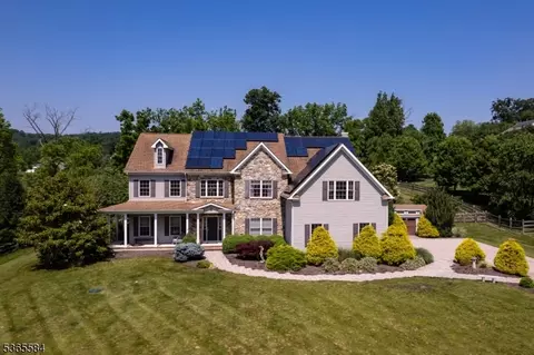 4 Wingover Farm Ct, Flemington, NJ 08822