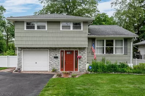 5 Locust St, Netcong, NJ 07857