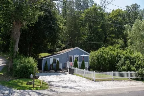 285 Stickles Pond Rd, Newton, NJ 07860