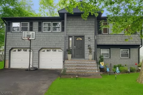452 W 4th Ave, Roselle, NJ 07203