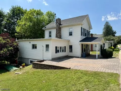 77 Belvidere Ave, Oxford, NJ 07863