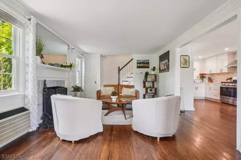 23 Locust Ave, Millburn, NJ 07041 photo 4