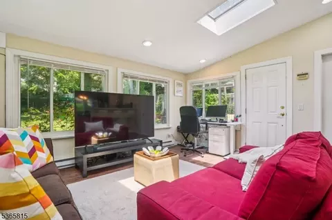 23 Locust Ave, Millburn, NJ 07041 photo 15