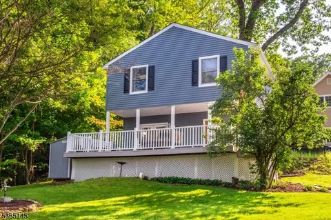15 Mason St, Lake Hopatcong, NJ 07849
