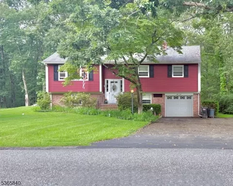 54 Alta Vista Dr, Ringwood, NJ 07456