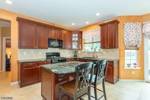 48 Saunders Ln, Hackettstown, NJ 07840 photo 11