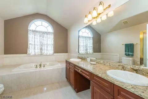 48 Saunders Ln, Hackettstown, NJ 07840 photo 26