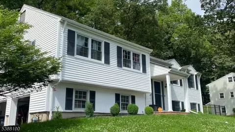 17 Radtke Rd, Randolph, NJ 07869