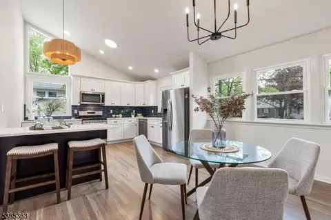 1209 Wyoming Dr, Mountainside, NJ 07092