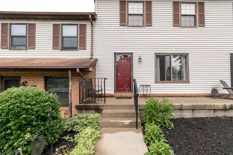 167 Riva Dr, Hackettstown, NJ 07840