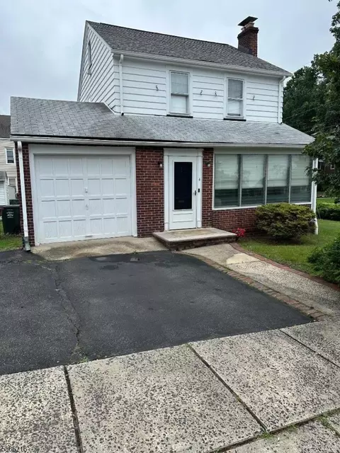 4 Hampton Pl, Nutley, NJ 07110