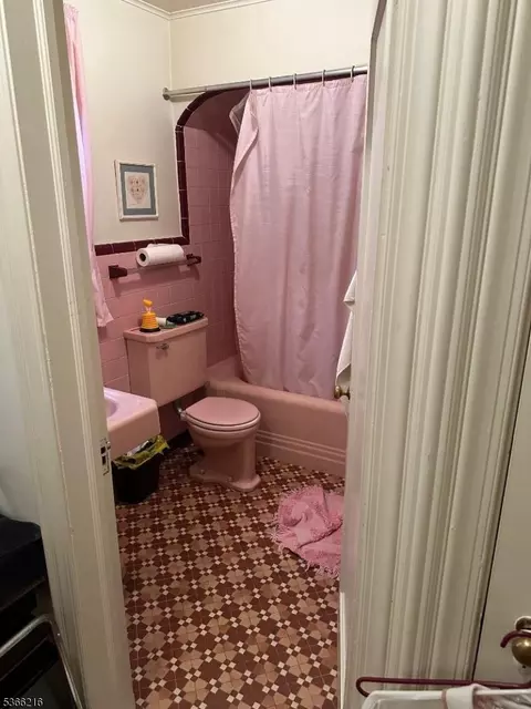 4 Hampton Pl, Nutley, NJ 07110 photo 8