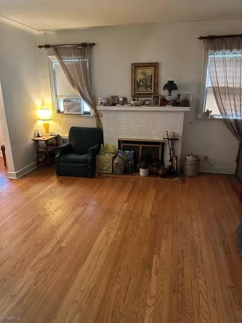4 Hampton Pl, Nutley, NJ 07110 photo 4
