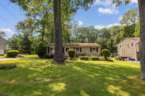 15 Stony Brook Rd, Stanhope, NJ 07874