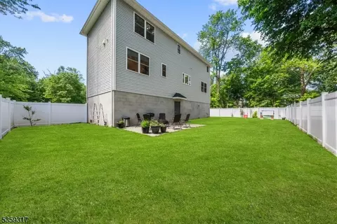 Exterior - 190 Riverside Dr, Springfield, NJ 07081 photo 5 of 5