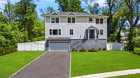 Exterior - 190 Riverside Dr, Springfield, NJ 07081 photo 2 of 5