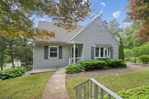 215 Sussex Ave, Newton, NJ 07860