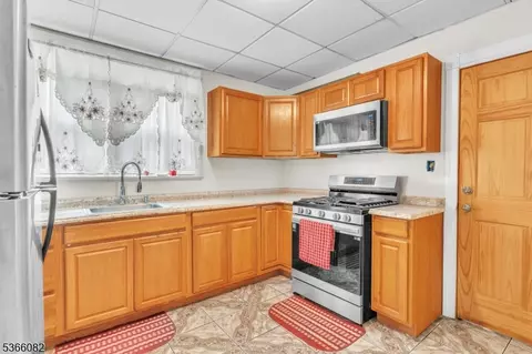 Kitchen - 1432 Munn Ave, Hillside, NJ 07205 photo 3 of 3