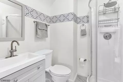 Bath - 1432 Munn Ave, Hillside, NJ 07205 photo 2 of 4