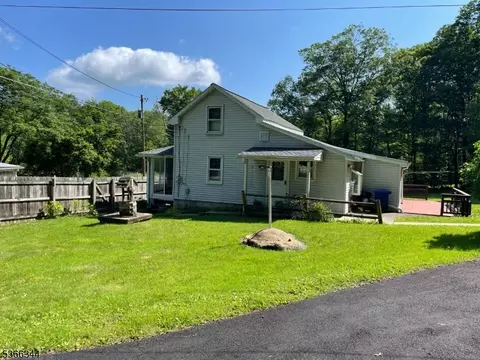 196 Rockport Rd, Port Murray, NJ 07865