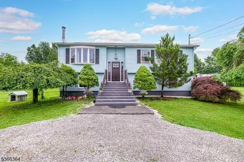 24 Beemer Rd, Wantage, NJ 07461