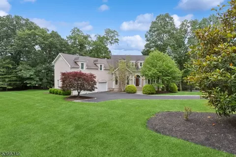 7 Pershing Ct, North Brunswick Twp, NJ 08902