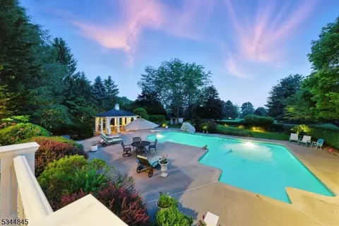 2 Wakefield Dr, Hackettstown, NJ 07840 photo 2