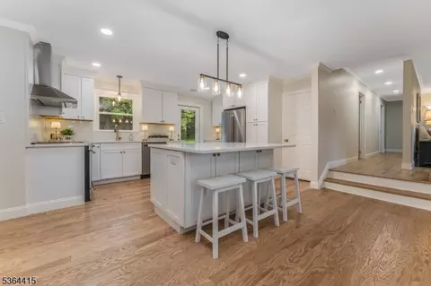 135 Fairmount Rd E, Tewksbury Twp, NJ 07830