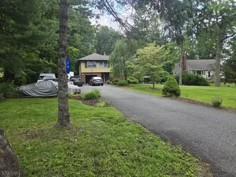 38 Weldon Rd, Lake Hopatcong, NJ 07849