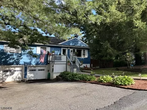 17 Frances Ave, Stanhope, NJ 07874