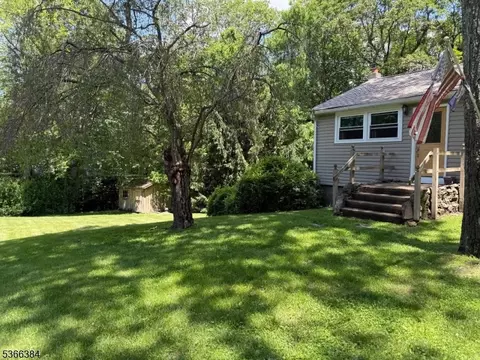 39 Chickadee Ln, Hewitt, NJ 07421 photo 2