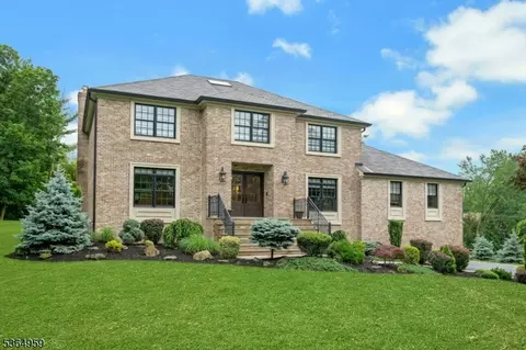 1 Tomalyn Hill Rd, Montville, NJ 07045