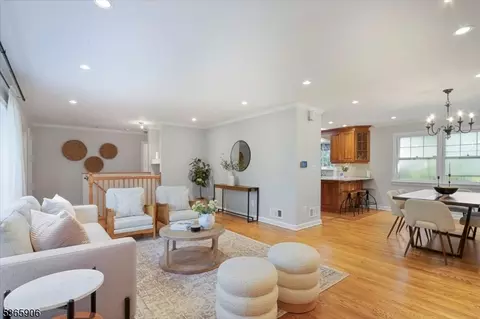93 Nottingham Rd, Ramsey, NJ 07446
