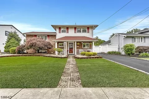 108 Brentwood Rd, Raritan, NJ 08869