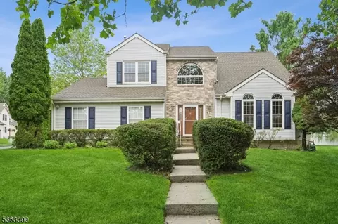 4 Galloway Ct, West Orange, NJ 07052
