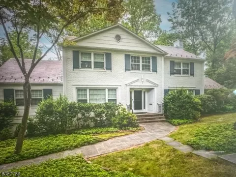 9 Dorchester Rd, Summit, NJ 07901