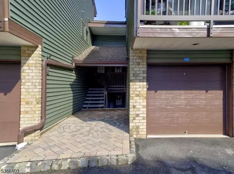 21 Ridgedale Dr, Annandale, NJ 08801