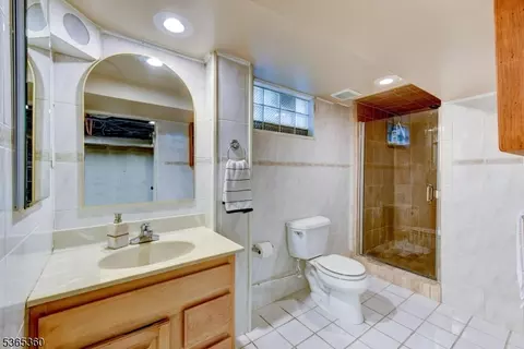 99 Chestnut Dr, Wayne, NJ 07470 photo 30