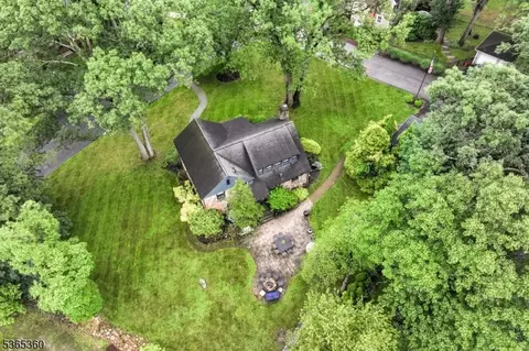 99 Chestnut Dr, Wayne, NJ 07470 photo 8