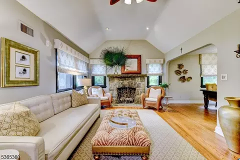 99 Chestnut Dr, Wayne, NJ 07470 photo 14